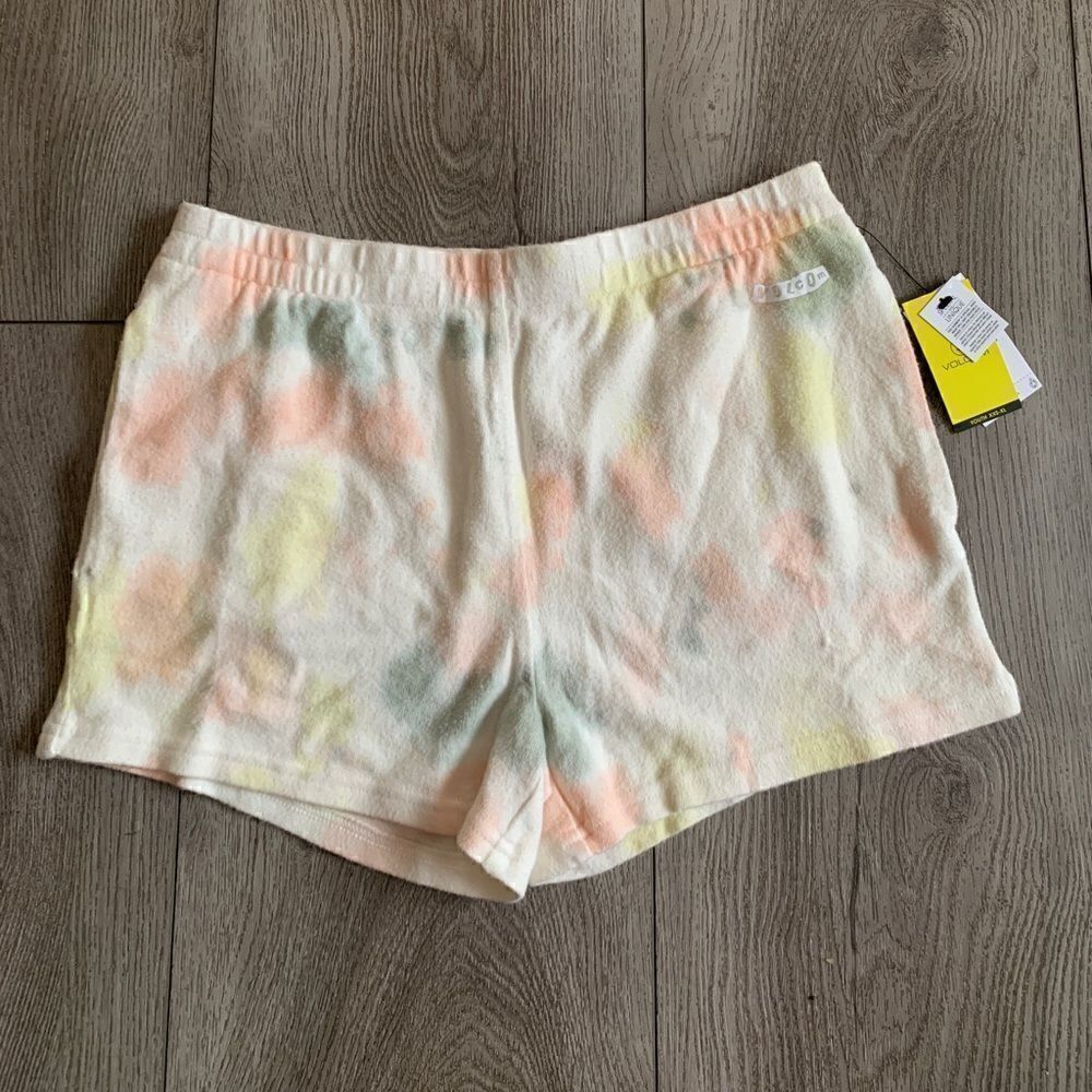 Volcom lil fleece shorts perfect for summer